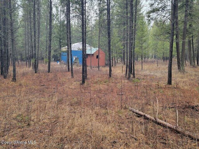 681 Hummingbird LN, Blanchard, ID 83804