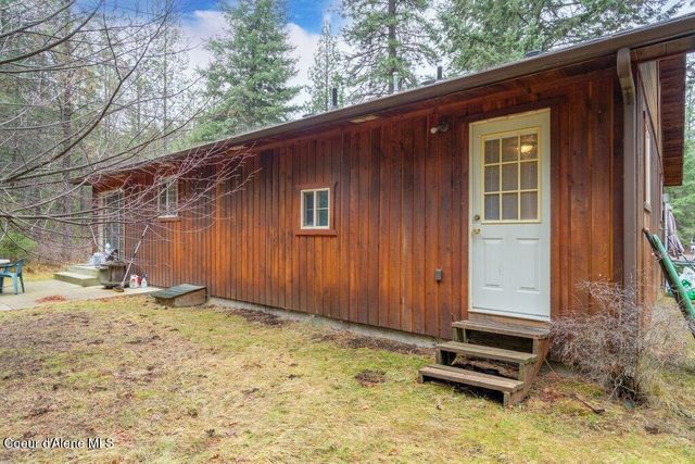 681 Hummingbird LN, Blanchard, ID 83804