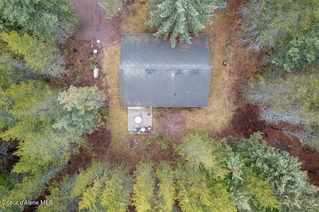 681 Hummingbird LN, Blanchard, ID 83804