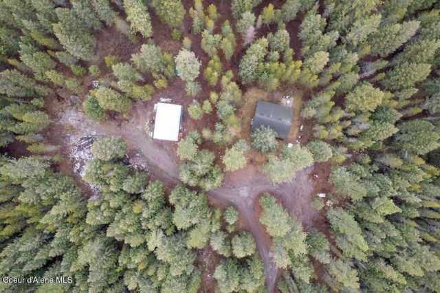 681 Hummingbird LN, Blanchard, ID 83804