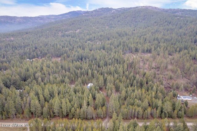 681 Hummingbird LN, Blanchard, ID 83804