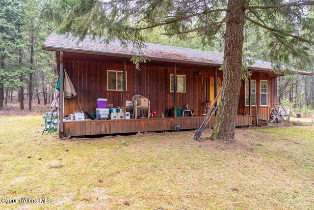 681 Hummingbird LN, Blanchard, ID 83804