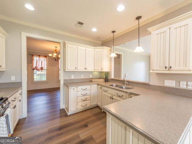 5 Grove Park Circle, Cartersville, GA 30120