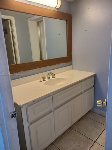 488 NW 165th St Rd B-408, Miami, FL 33169