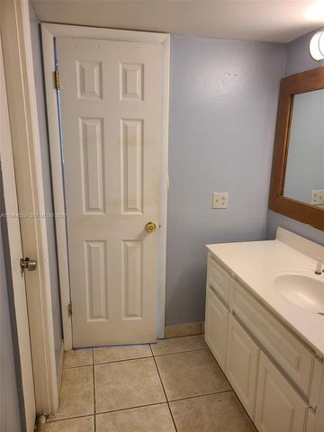 488 NW 165th St Rd B-408, Miami, FL 33169