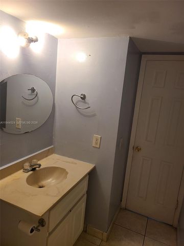 488 NW 165th St Rd B-408, Miami, FL 33169