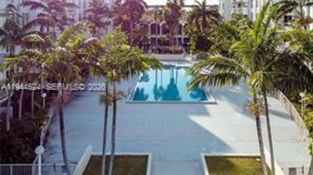 488 NW 165th St Rd B-408, Miami, FL 33169