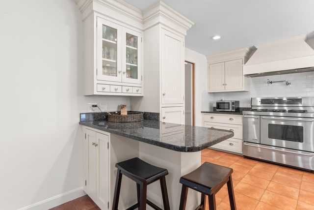 14 Ambler Way, Durham, NH 03824