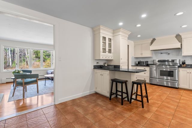 14 Ambler Way, Durham, NH 03824