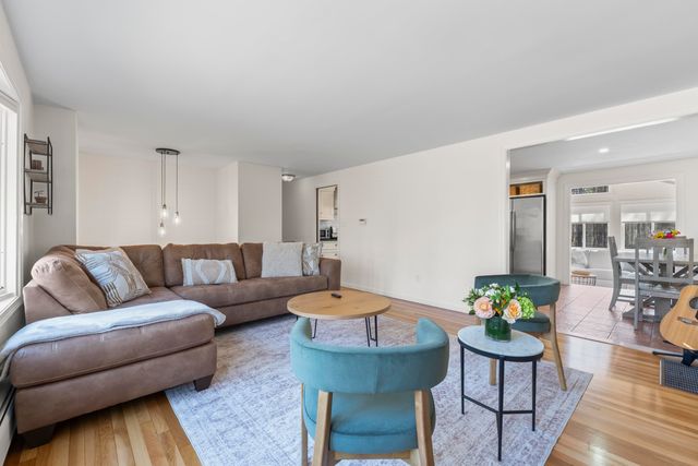 14 Ambler Way, Durham, NH 03824