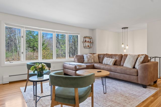 14 Ambler Way, Durham, NH 03824