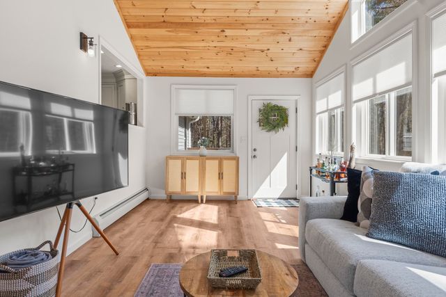 14 Ambler Way, Durham, NH 03824