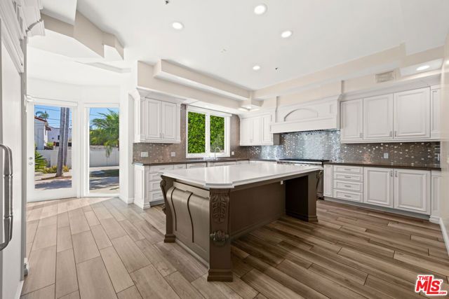 112 N Elm Drive, Beverly Hills, CA 90210