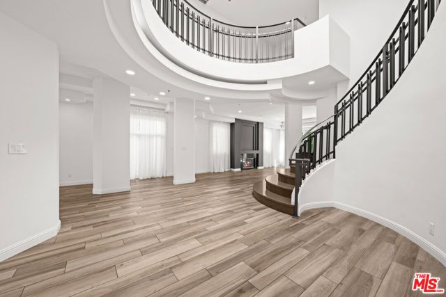 112 N Elm Drive, Beverly Hills, CA 90210
