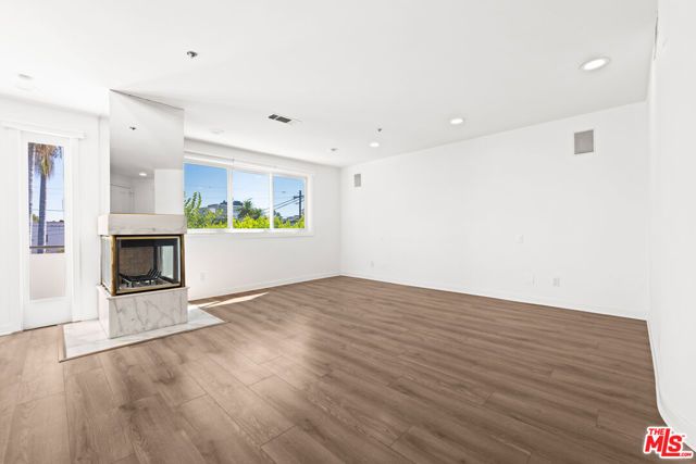 112 N Elm Drive, Beverly Hills, CA 90210