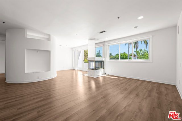 112 N Elm Drive, Beverly Hills, CA 90210