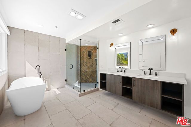 112 N Elm Drive, Beverly Hills, CA 90210