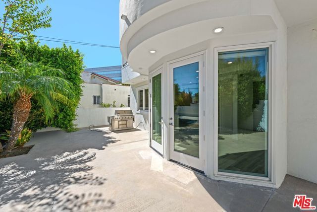 112 N Elm Drive, Beverly Hills, CA 90210