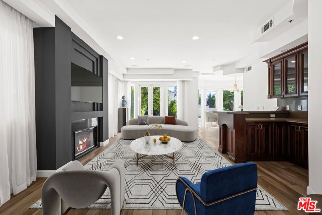 112 N Elm Drive, Beverly Hills, CA 90210