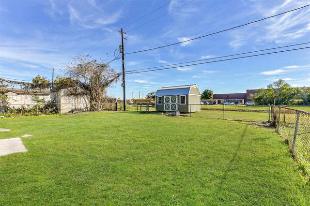 3305 Stallings Drive, Houston, TX 77088