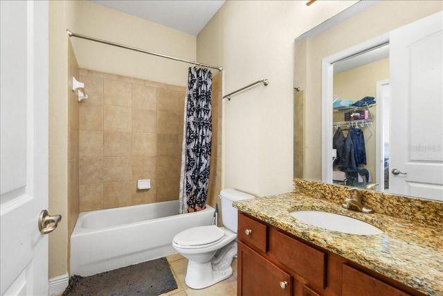 230 SW 2ND AVENUE 207, Gainesville, FL 32601