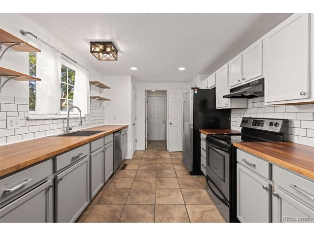 8077 Decatur St, Westminster, CO 80031
