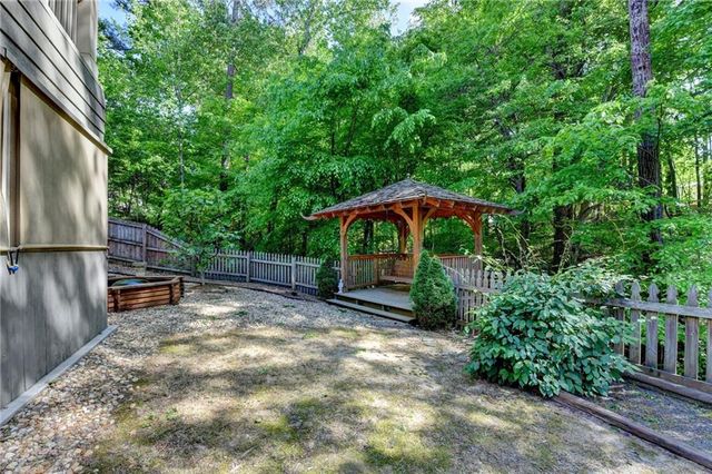 4866 Briarcliff Drive, Sugar Hill, GA 30518