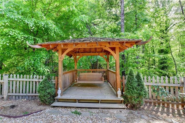 4866 Briarcliff Drive, Sugar Hill, GA 30518
