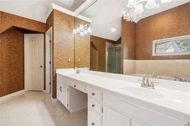 2403 SE 5th Terrace, Lee's Summit, MO 64063