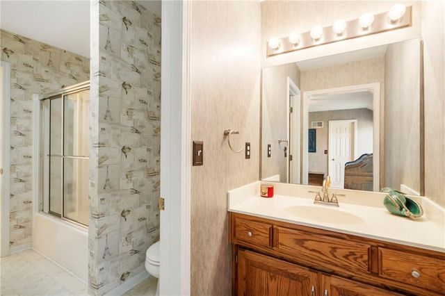 2403 SE 5th Terrace, Lee's Summit, MO 64063