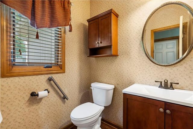 2403 SE 5th Terrace, Lee's Summit, MO 64063