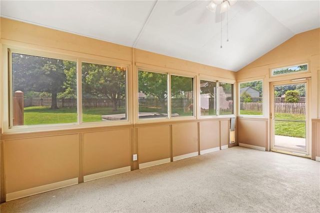 2403 SE 5th Terrace, Lee's Summit, MO 64063