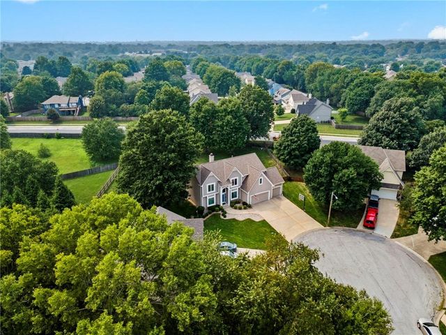 2403 SE 5th Terrace, Lee's Summit, MO 64063