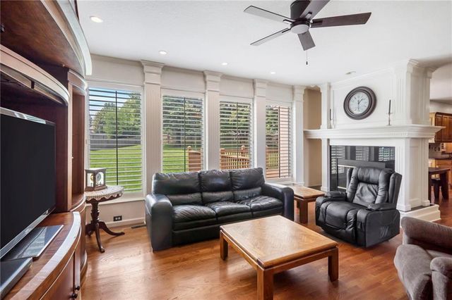 2403 SE 5th Terrace, Lee's Summit, MO 64063