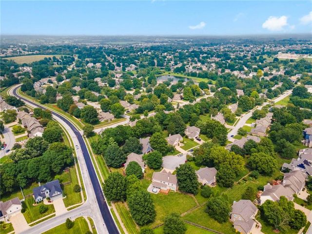 2403 SE 5th Terrace, Lee's Summit, MO 64063