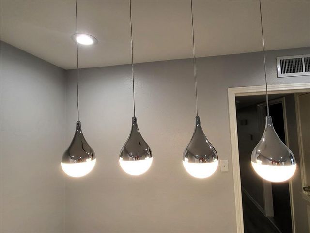 14333 Memorial Drive 16, Houston, TX 77079