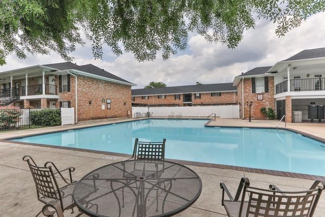 14333 Memorial Drive 16, Houston, TX 77079