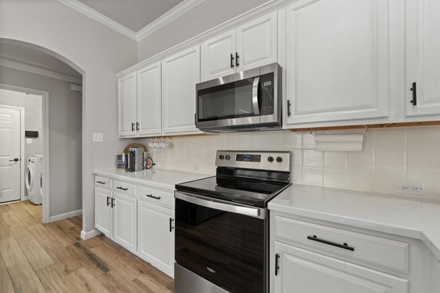 1144 Hearthstone Drive, Burleson, TX 76028