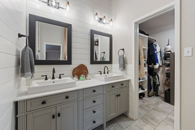 1144 Hearthstone Drive, Burleson, TX 76028