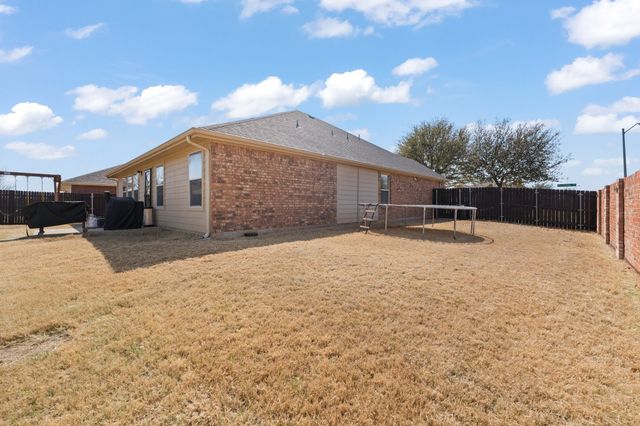 1144 Hearthstone Drive, Burleson, TX 76028