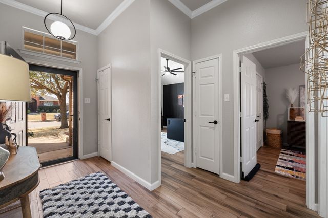 1144 Hearthstone Drive, Burleson, TX 76028