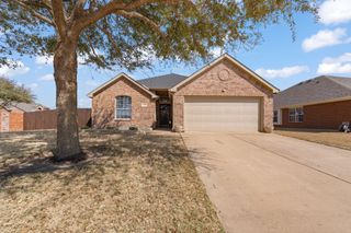 1144 Hearthstone Drive, Burleson, TX 76028
