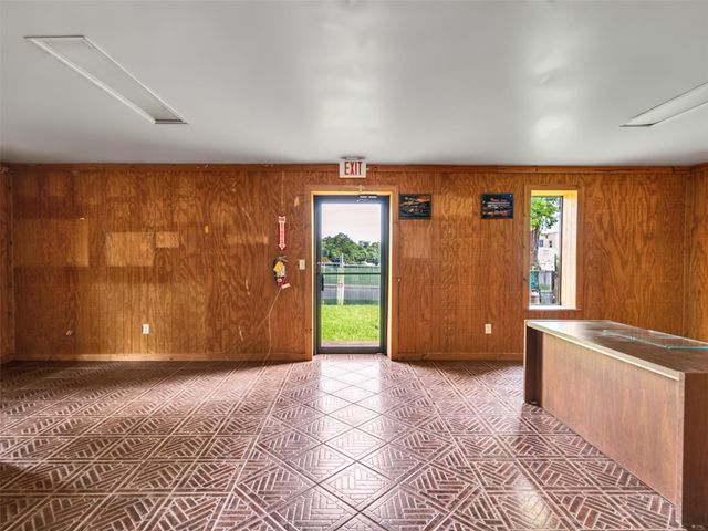 301 Murray Street, Conroe, TX 77301