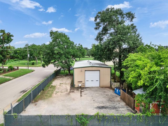 301 Murray Street, Conroe, TX 77301