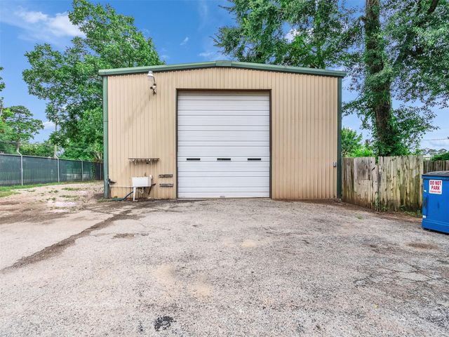 301 Murray Street, Conroe, TX 77301
