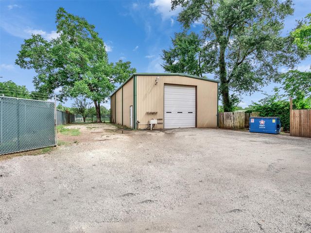 301 Murray Street, Conroe, TX 77301