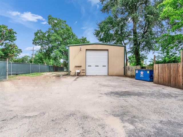 301 Murray Street, Conroe, TX 77301