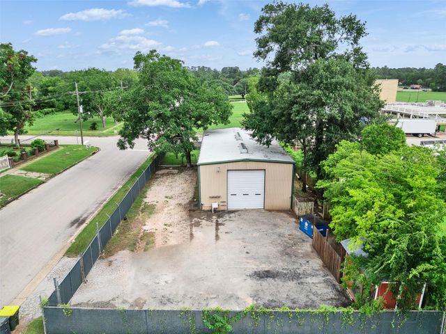 301 Murray Street, Conroe, TX 77301