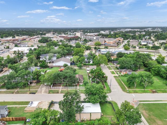 301 Murray Street, Conroe, TX 77301