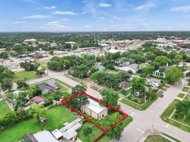 301 Murray Street, Conroe, TX 77301